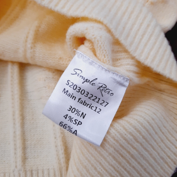 Simple Retro Jasmine Yellow Sweater Small - Picture 9 of 9